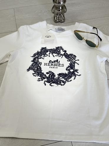 карсет майка: Белые женские футболки премиального уровня с фирменными принтами — 10