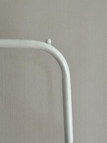 колесо для платья: Инстаграмная Металлическая напольная вешалка для одежды с полкой. - — 4