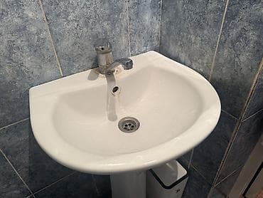 Продаются: железная ванна Donna 140 см, унитаз (в хорошем — 6