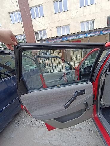 Volkswagen Passat Variant: 1992 г., 1.8 л, Механика, Бензин, Универсал — 4