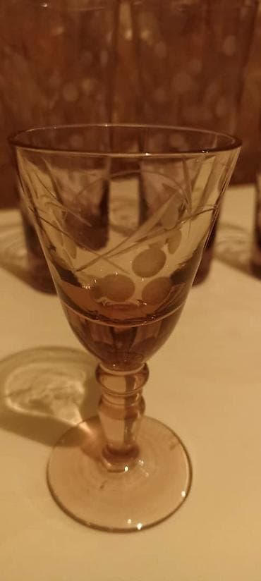 винтажные очки: Набор винтажной стеклянной посуды из розово‑дымчатого стекла с матовым — 7