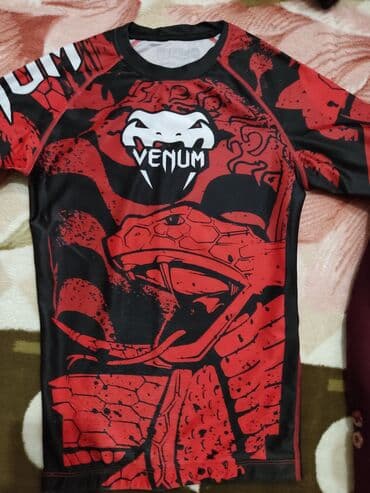 фудболка шорта: Продаю тренировочную форму Синий на рост 150 Красный на рост 140 За — 3