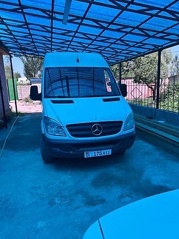 audi a8 d2: Mercedes-Benz Sprinter (длинная база, высокий кузов), белый фургон — 3