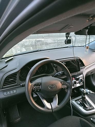 вложений: Hyundai Elantra: 2019 г., 2 л, Автомат, Бензин, Седан — 6