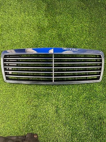 w20: Решетка радиатора Mercedes-Benz 1998 г., Б/у, Оригинал — 1