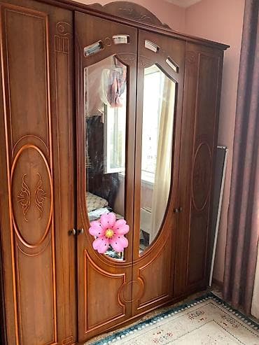 Спальные гарнитуры: Продаю б/у мебель в хорошем состоянии, нужно забрать разом за 10.000 — 8