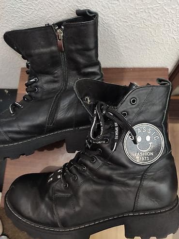 Айымдардын бут кийими: Черные ботинки в брутальном стиле - Модель: кожаные шнурованные — 2