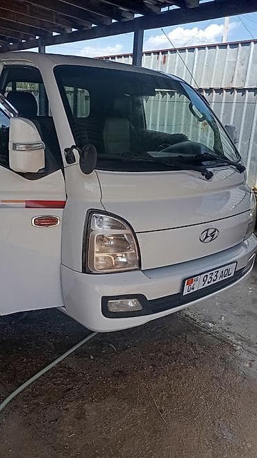 автовоз рено: Легкий грузовик, Hyundai, Стандарт, Б/у — 1