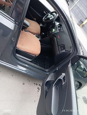 диски camry: Volkswagen Polo: 2013 г., 1.6 л, Автомат, Бензин, Седан — 6