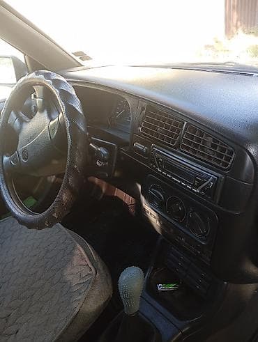 Volkswagen Golf: 1996 г., 1.8 л, Механика, Хэтчбэк — 2