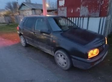 x 7: Volkswagen Golf: 1993 г., Механика, Хэтчбэк — 6