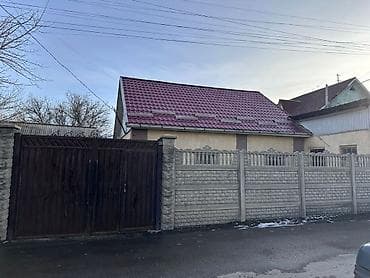 мансардные дома: Кызыл-Аскерден Чуйдон 2-линиядан 4.4 сотик угловой уй сатылат ремонту — 1