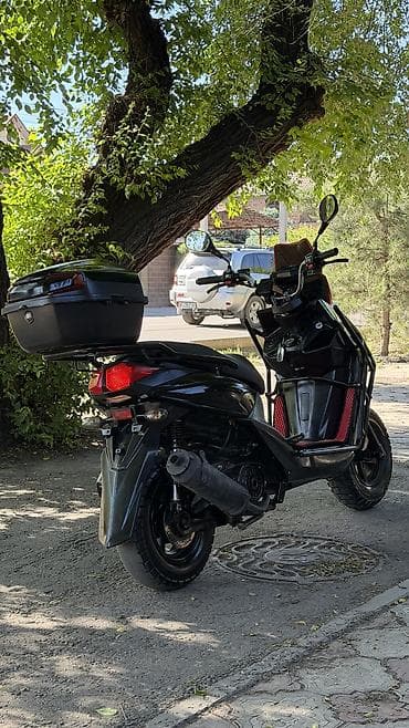 скутер на выкуп: Тип скутера Yamaha, 150 куб. см, Бензин, Б/у — 4