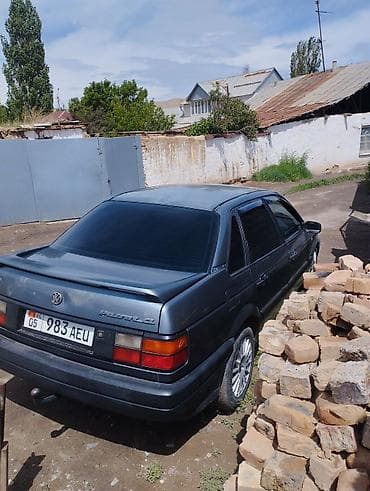 машина вариянт: Volkswagen Passat: 1988 г., 1.8 л, Механика, Бензин, Седан — 3