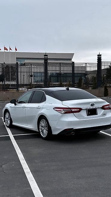 Продажа авто: Toyota Camry: 2020 г., 2.5 л, Автомат, Гибрид, Седан — 5