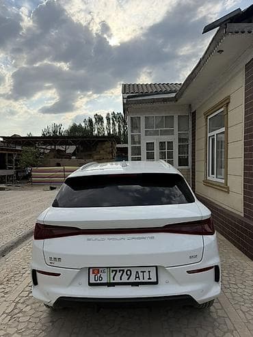 byd e1: BYD E2: 2025 г., 5.5 л, Автомат, Электромобиль, Универсал — 3