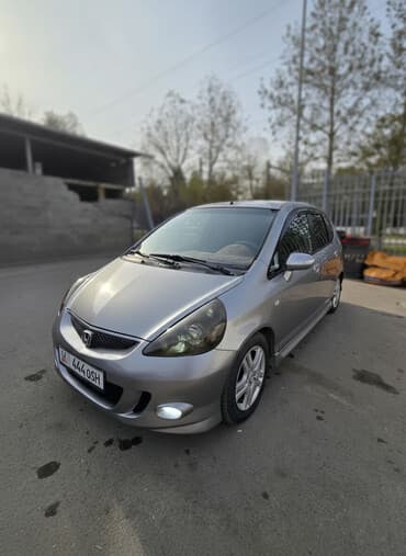 Honda Jazz: 2004 г., 1.3 л, Механика, Бензин, Хэтчбэк at lalafo.kg Honda Jazz: 2004 г., 1.3 л, Механика, Бензин, Хэтчбэк