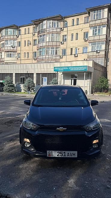 Chevrolet Spark: 2016 г., 1 л, Автомат, Бензин, Хэтчбэк