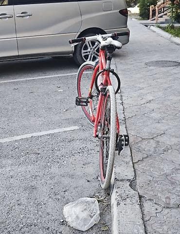 Велосипеды: Городской велосипед с rigid-рамой и рулём MTB-формы Характеристики: - — 2