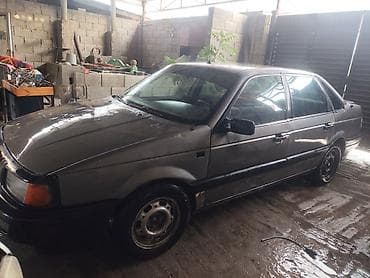 Volkswagen Passat: 1990 г., Бензин, Седан — 2