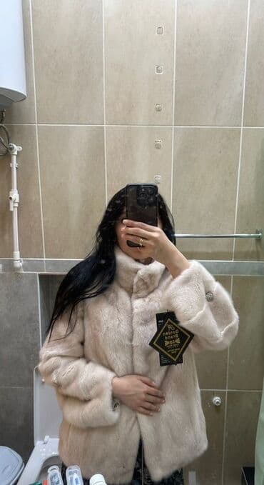 горнолыжный костюм мужской бишкек: Шуба из светлого меха (молочный/айвори), длина до бедра. Классический — 1