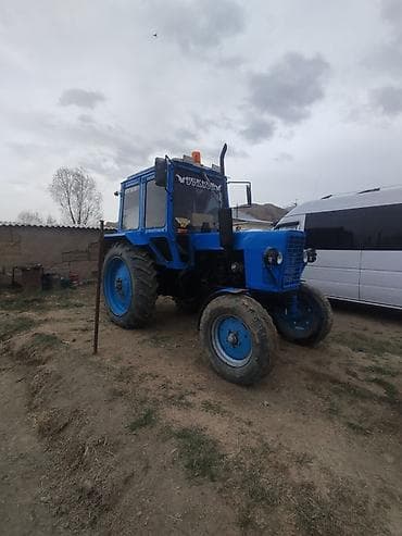 Агродроны: Трактор колесный, с кабиной. - Цвет: синий. Закрытая остекленная — 1