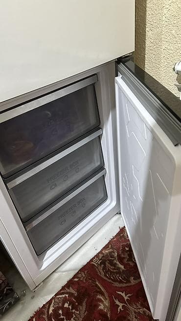 mini fridge: Продаю,СРОЧНО ❗️Холодильник KONKA, двухкамерный, с нижней морозильной — 2