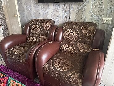 медель мягкая: Пара мягких кресел и диван с широкими подлокотниками. - Материал — 1