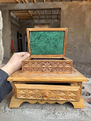 Шейшеп, жууркандар: Резная деревянная шкатулка с выдвижным ящичком - Материал — 5