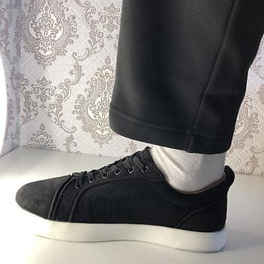 саат электронный: Мужские кроссовки, 40.5, 41, Christian Louboutin, Новый, цвет - Черный, Самовывоз, Платная доставка — 3