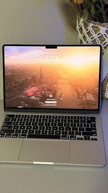 MacBook Air 13.6" (2025) — чип Apple M4, серебристый КОРОБКА ИМЕЕТСЯ! — 1