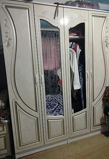 кровать с шкафом: Двухспальный кровать, нейтрально бежевом цвете.В комплексте идут две — 3