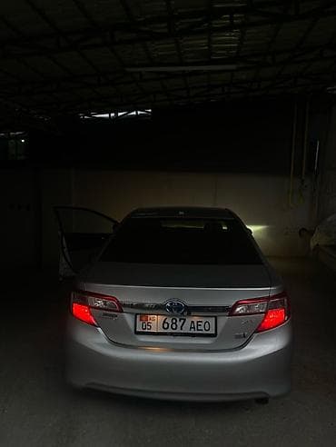 Toyota Camry: 2014 г., 2.5 л, Гибрид, Седан — 7