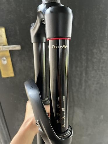 Велозапчасти: Вилка RockShox Lyrik Select+ 27.5 - Ход: 150–160 мм (шкала SAG на — 1