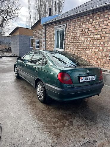 Toyota Avensis: 1998 г., 1.8 л, Механика, Бензин, Лифтбек