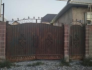 темный брама: Кованные металлические ворота с калиткой - Материал: сталь, профлист — 1