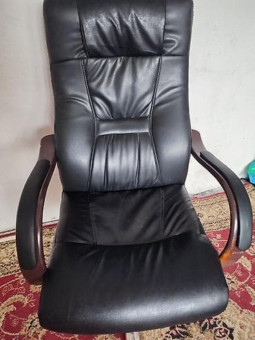 стул стандарт черный: Офисное кресло, С колесиками, цвет - Черный, Экокожа — 4