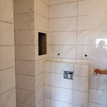 плиточные работы: Укладка плитки на откосы, окна, двери, Фартук на кухне, Укладка плитки в ванной | Керамическая плитка | Вертикальная укладка, Диагональная укладка, Горизонтальная укладка Больше 6 лет опыта — 26