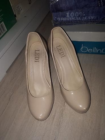 Женская обувь: Продаются женские туфли лакированные. Одевала несколько раз — 4