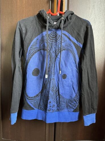 где можно взять котенка бесплатно: Отдам даром толстовку какого то корейского бренда.
Г. Каракол — 3