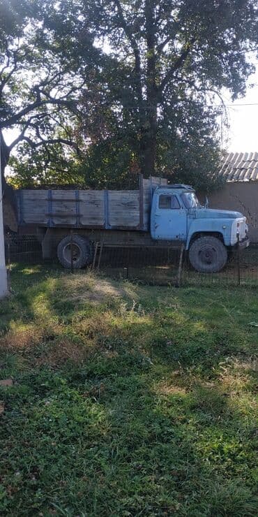 ГАЗ : 1976 г., Механика, Бензин