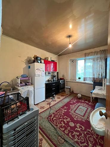 продается малосемейка: 1 комната, 38 м², Малосемейка, 3 этаж, Косметический ремонт — 4