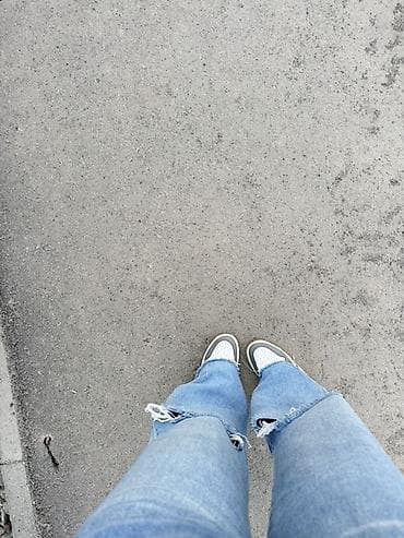 mind error jeans: Джинсы от Stradivarius 
Отдам за 1400 с окончательно 
Состояние новое — 2