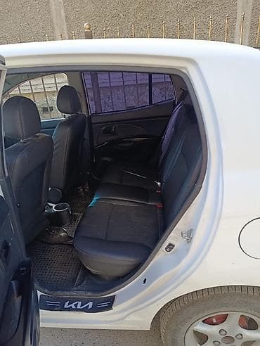 w210 210: Kia Picanto: 2010 г., 1 л, Механика, Бензин, Хэтчбэк — 5