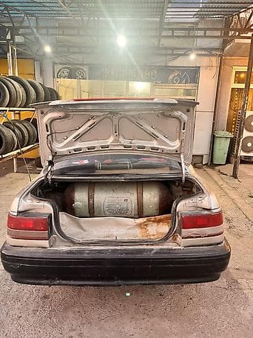 бюджетные авто: Mazda 626: 1989 г., Механика, Газ, Седан — 6