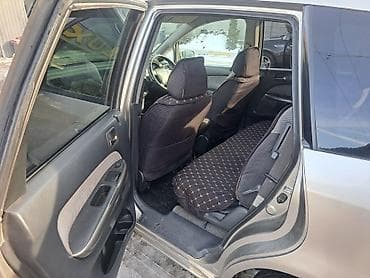 step vagon: Honda Stream: 2002 г., 1.7 л, Автомат, Газ, Минивэн — 10