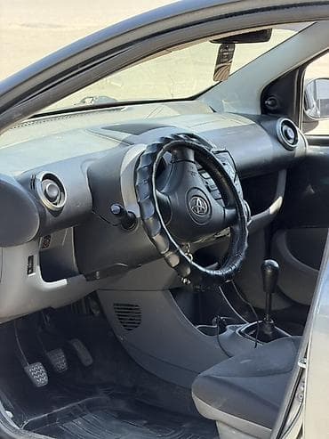 Продажа авто: Toyota Aygo: 2010 г., 1 л, Механика, Бензин, Хэтчбэк — 6