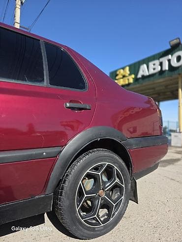 vw: Volkswagen Vento: 1993 г., 1.8 л, Механика, Бензин, Седан — 3