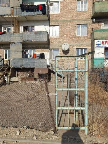 долгий срок квартира: 3 комнаты, 6164 м², 105 серия, 1 этаж, Старый ремонт — 1