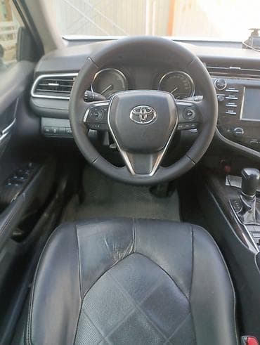 Toyota Camry: 2018 г., 2.5 л, Вариатор, Гибрид, Седан — 7